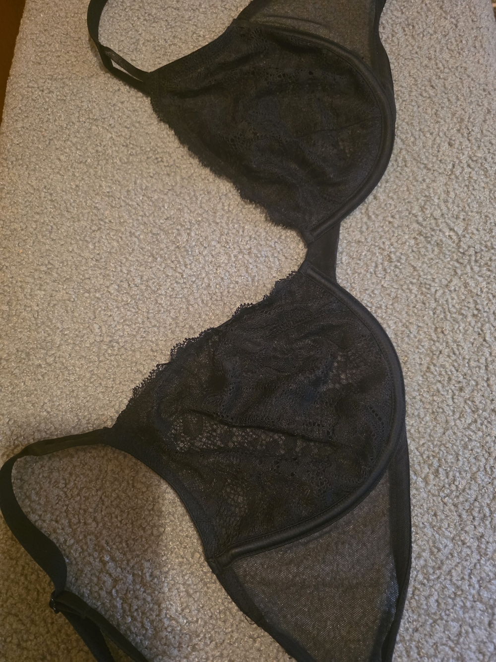 Victoria's Secret Black Lace Underwire Bra